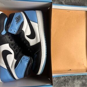 Nike Air Jordan 1 Retro High OG University Blue